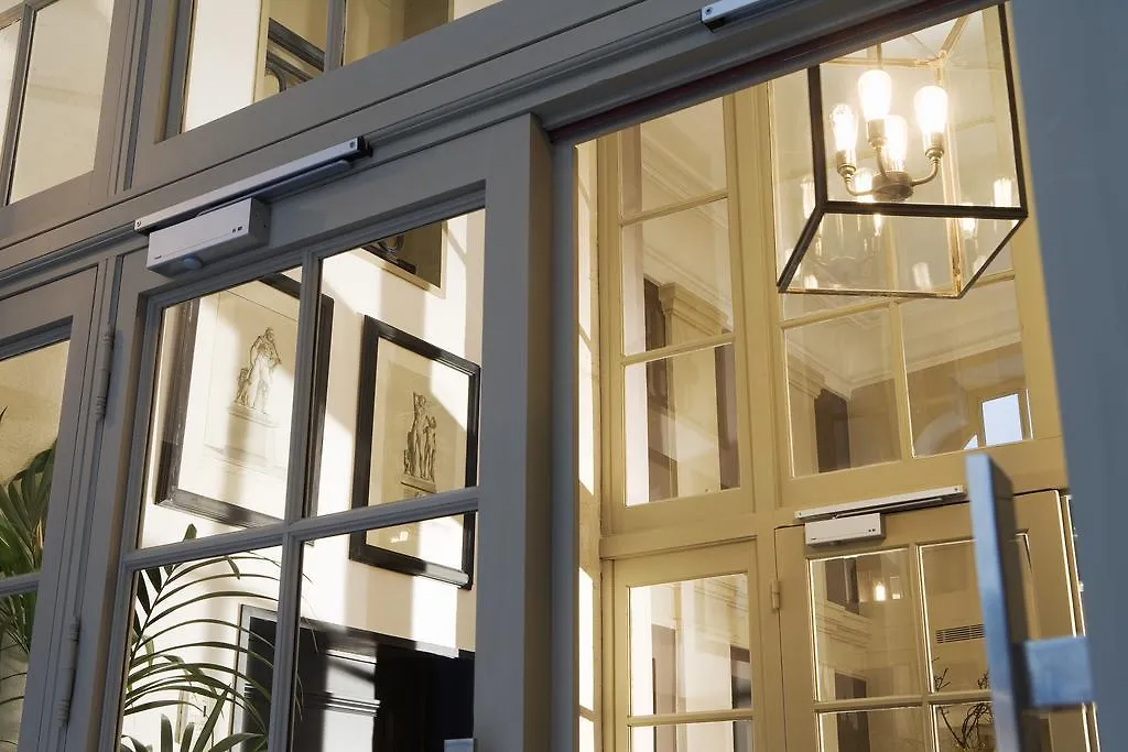 Pavillon Faubourg Saint-germain & Otel 5*